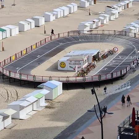 Zeedijk With Ocean View * Blankenberge